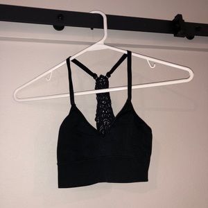 Black sports bra